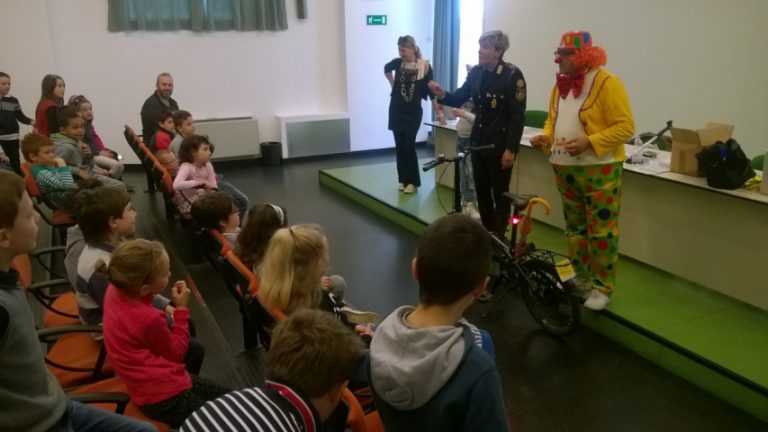 Preparazione bimbinbici 2 Clusone: a scuola si imparano i segreti dell’andare in bici