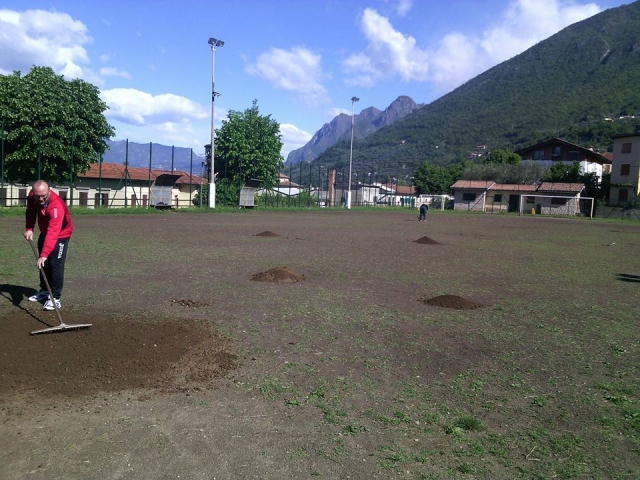 sale marasino campo di calcio
