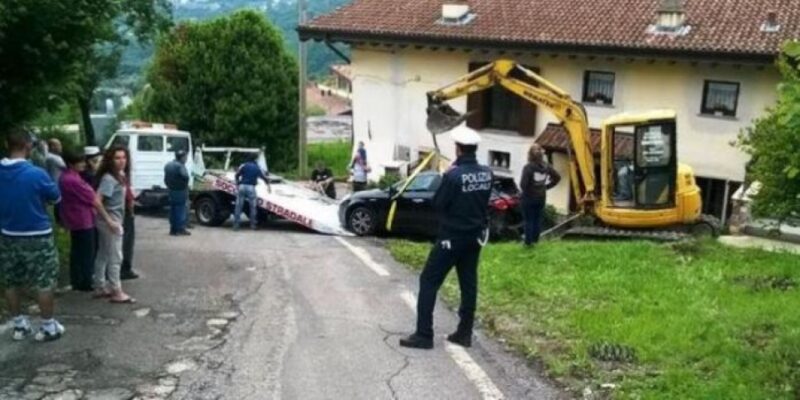 Auto cortile Auto cortile