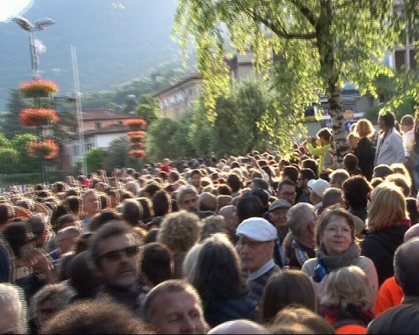 Folla in attesa Folla in attesa