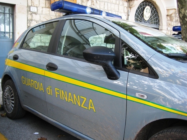guardia di finanza 2 guardia di finanza 2