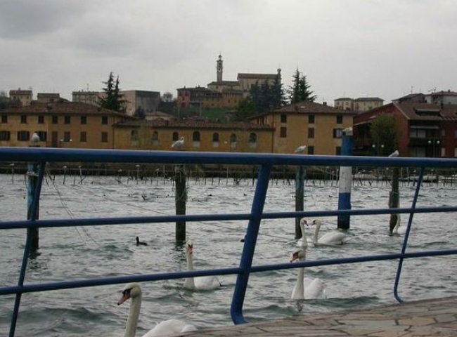 lago iseo piena