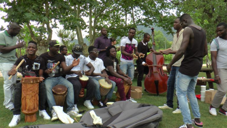 musica clarabella Musica e balli tribali in cascina