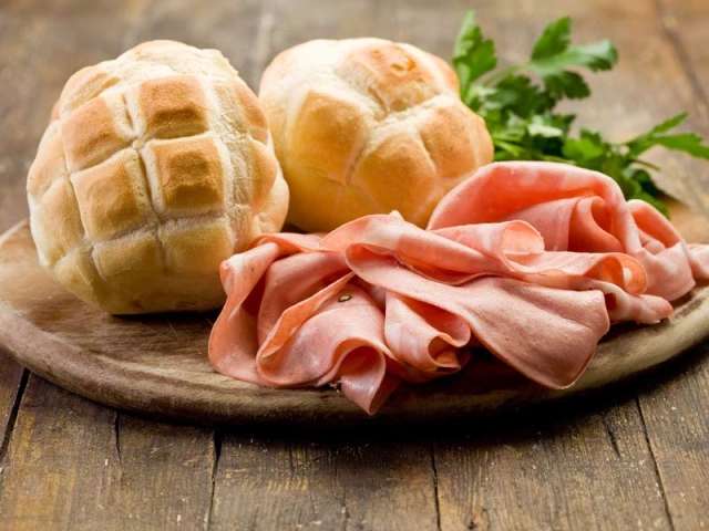 Mortadella e rosette Mortadella e rosette