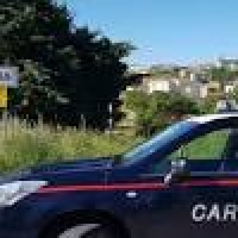 C arabinieri contro truffatori