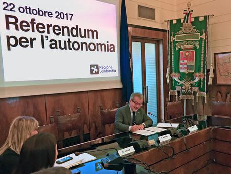 Maroni firma referendum Maroni firma referendum