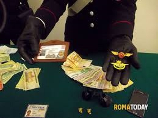 finti poliziotti finti poliziotti