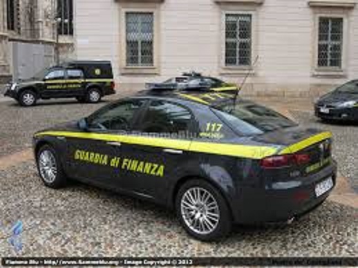 Guardia di finanza auto.jpg