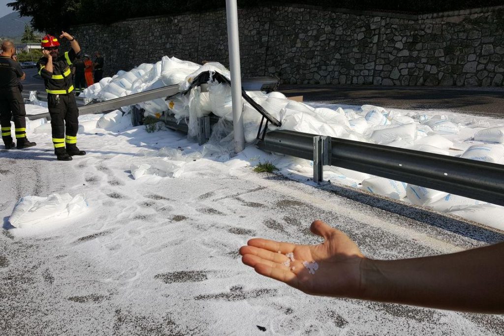 tir carico neve tir carico neve