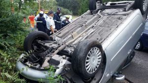 Auto ribaltata via Tor Carbone 2