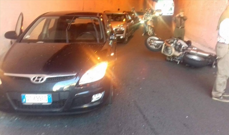 incidente moto galleria