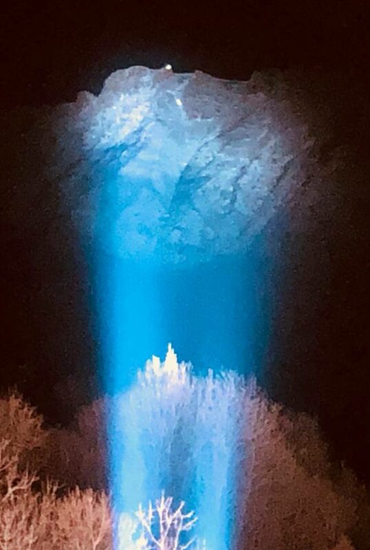 illuminazione croce blu gromo