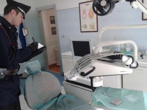 odontoiatra abusivo
