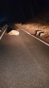 strada chiusa tra andrista e fresine