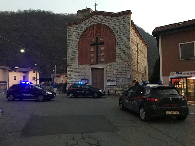 Carabinieri controllo clandestini Carabinieri controllo clandestini