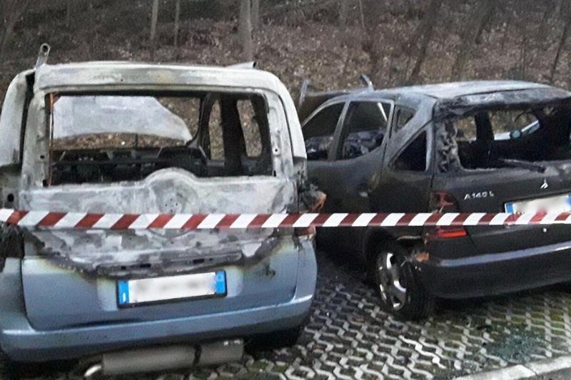 auto incendiate Desenzano auto incendiate Desenzano