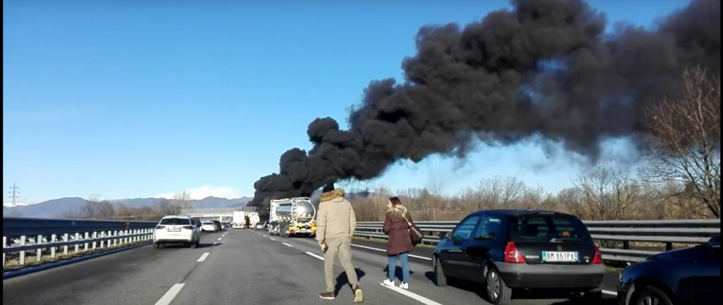 incidente a21 esplosione camion