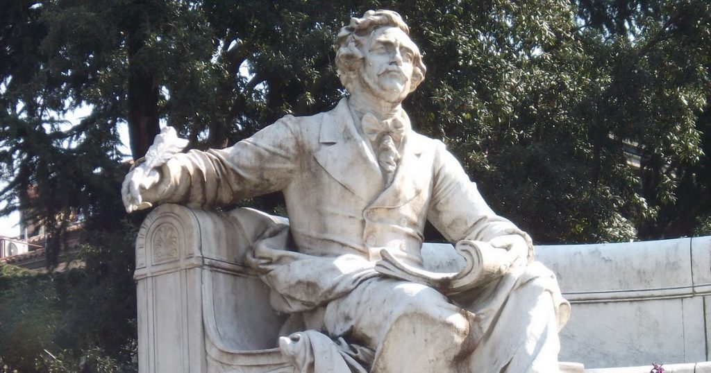 donizetti statue donizetti statue