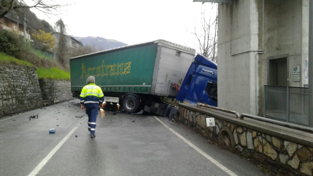 camion incidente cene