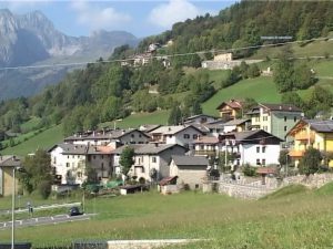 vilminore cade tetto muore