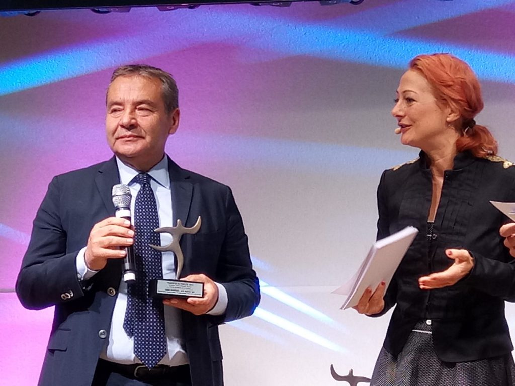 Gianni Scarfone premiazione 2 Gianni Scarfone premiazione 2