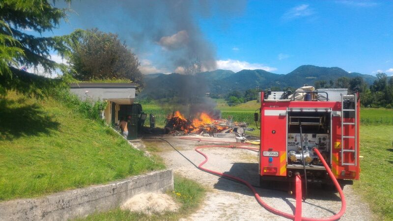 incendio materiali edili clusone incendio materiali edili clusone