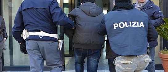 arresto polizia squadra mobile arresto polizia squadra mobile