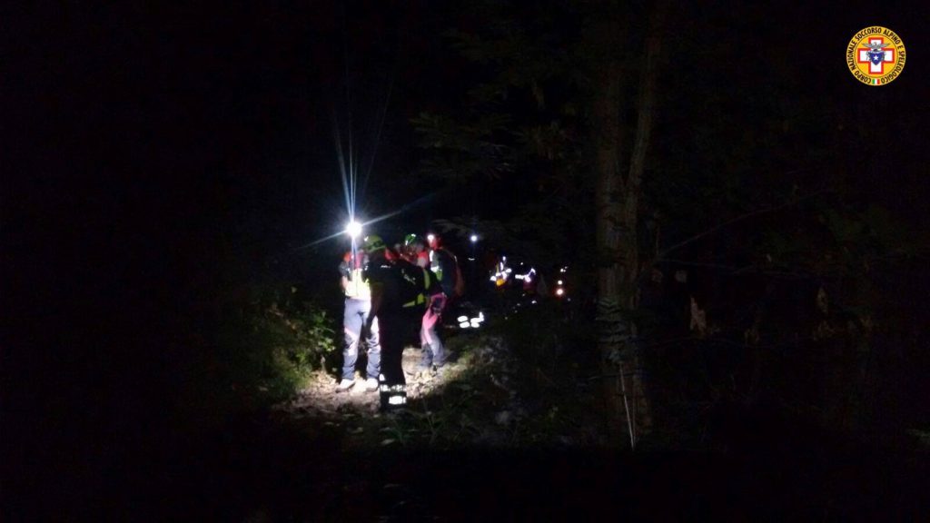 soccorso alpino recupero boschi notte soccorso alpino recupero boschi notte
