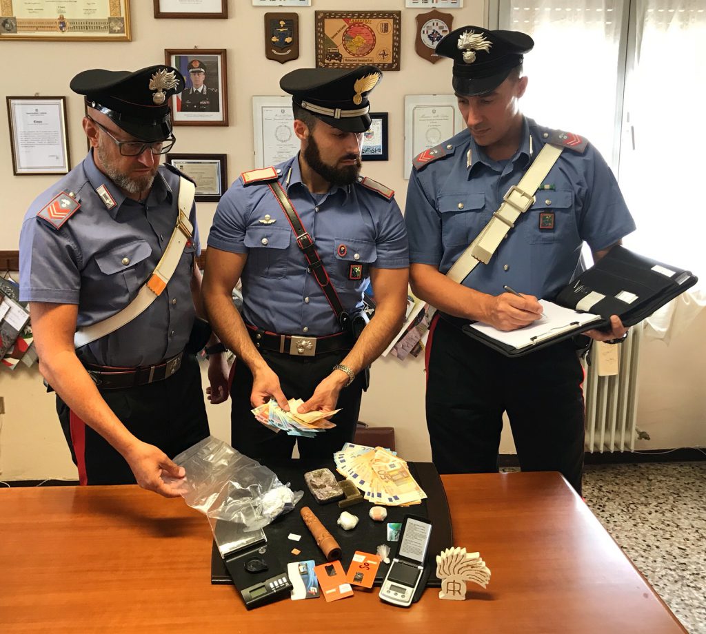Carabinieri Trenzano con soldi Carabinieri Trenzano con soldi