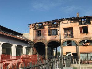 incendio palazzina romano