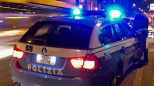 Auto polizia notte
