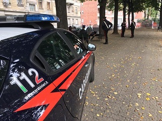 Carabinieri rapina cellulare
