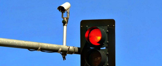 semaforo con telecamera