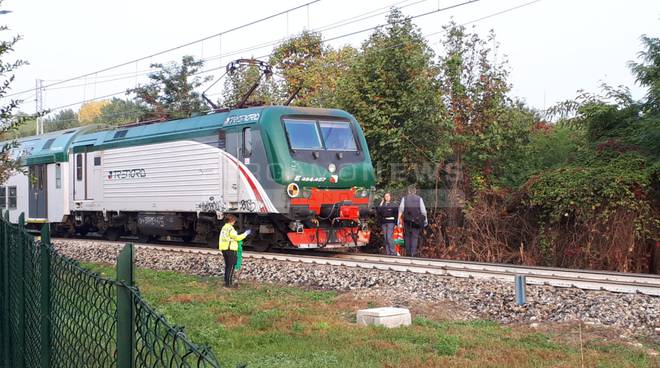 uomo investito da treno