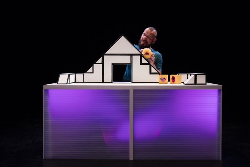 A SQUARE WORLD Daryl Beeton Teatro Prova A SQUARE WORLD Daryl Beeton Teatro Prova
