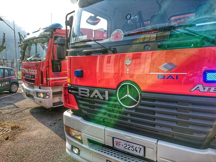 vigili del fuoco camion