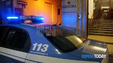 Auto questura notte Auto questura notte