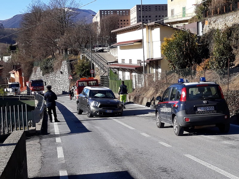 auto contro camion leffe