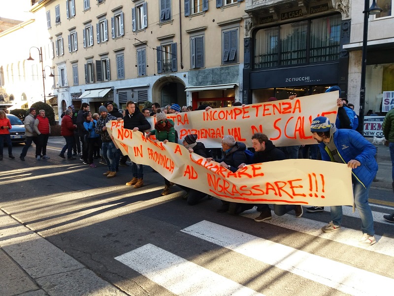 protesta valle di scalve