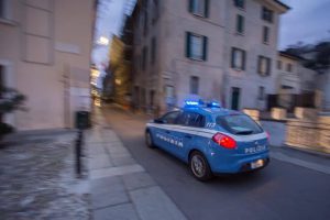 volante polizia brescia