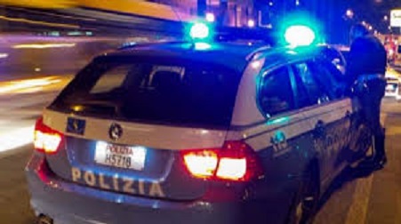 Polizia notte Polizia notte.jpg