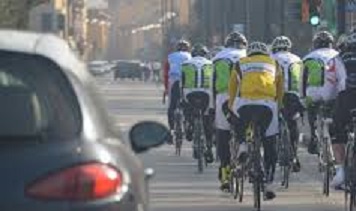 ciclisti in gruppo.jpg