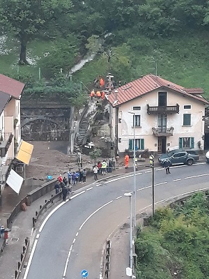 Bomba dacqua Angolo Bomba d'acqua Angolo.jpg