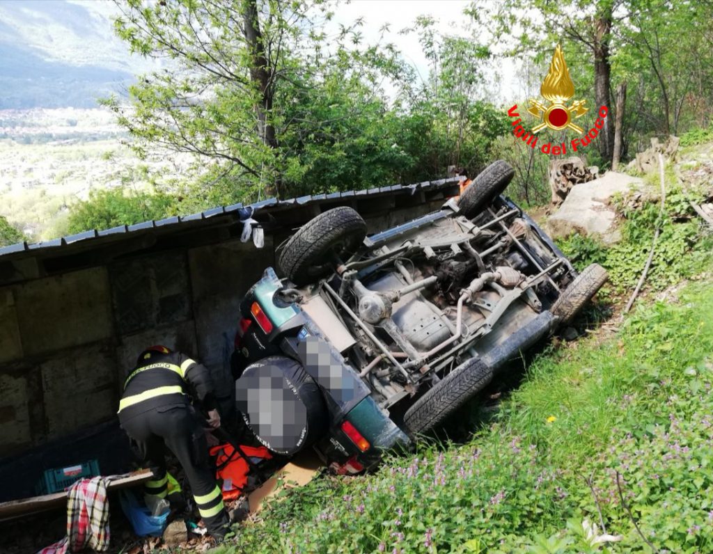 auto ribaltata artogne auto ribaltata artogne