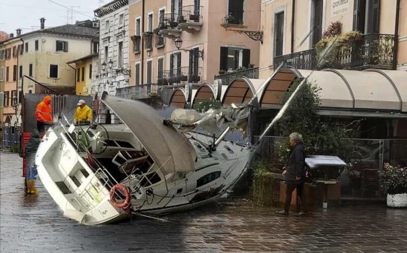 barca trascinata dal vento
