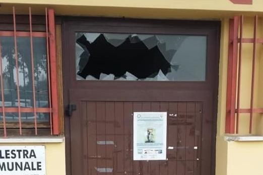 vandali palestra Cortefranca.jpg