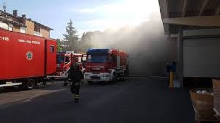 incendio materie plastiche.jpg