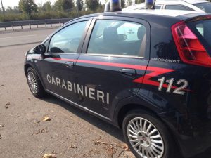 macchina carabinieri