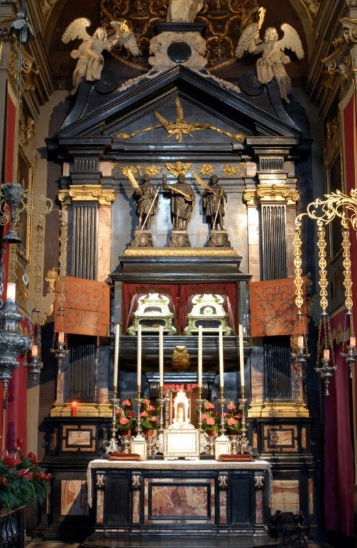 Altare SS Martiri Patroni Basilica Gandino Altare SS Martiri Patroni Basilica Gandino