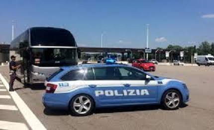 Polizia area servizio Polizia area servizio.jpg
